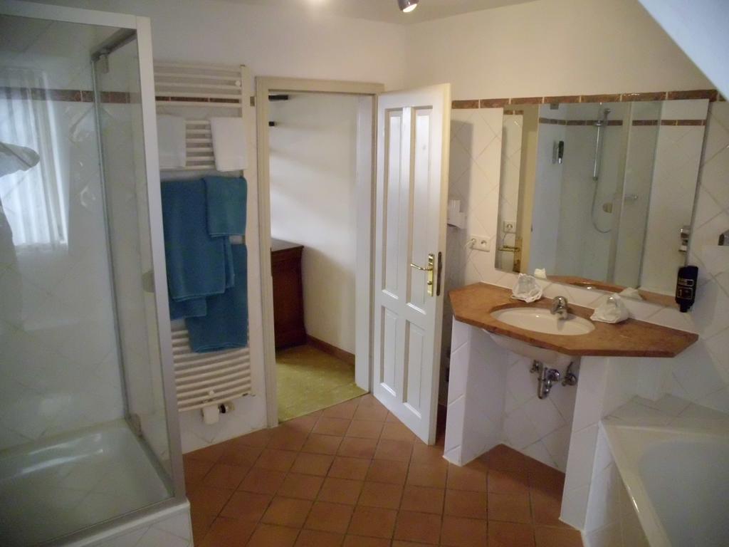 Hotel Freihof Вислох Екстериор снимка